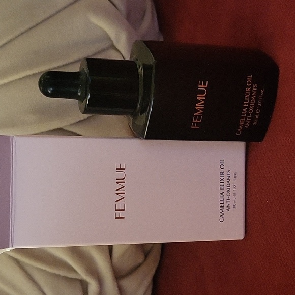 FEMMUE Camellia Elixir Oil - Picture 5 of 6